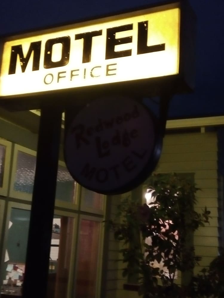 Redwood Lodge Motel