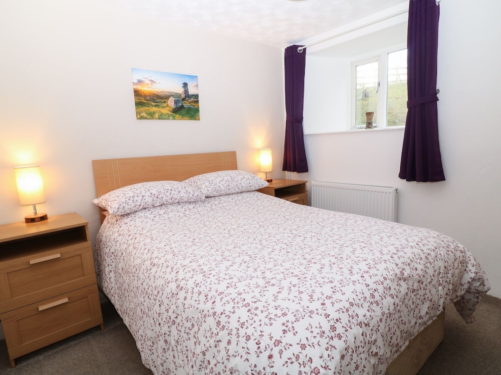 Wingstone Farm Cottage view 5