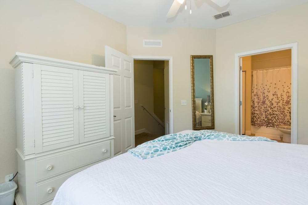 Lucaya Village 2960 - Image 3