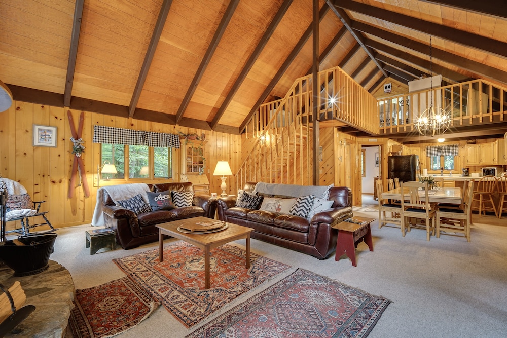 Woodsy Cabin w/ Fire Pit ~ 8 Mi to Mount Snow view 5