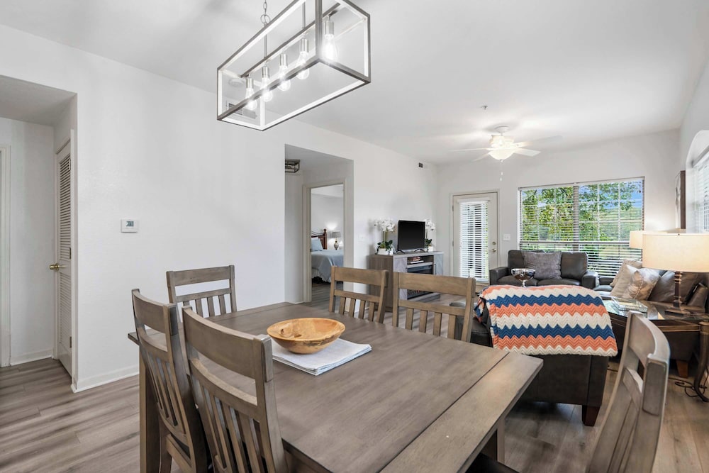 Fairway Follies Luxury Retreat