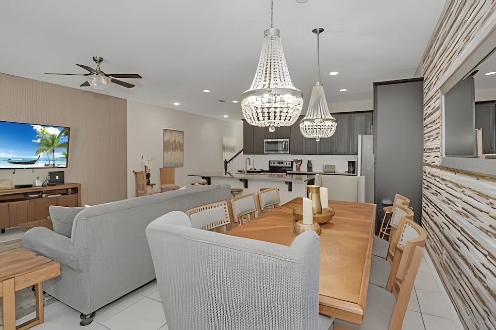 Luxury 5-bed Home With Private Splash Pool