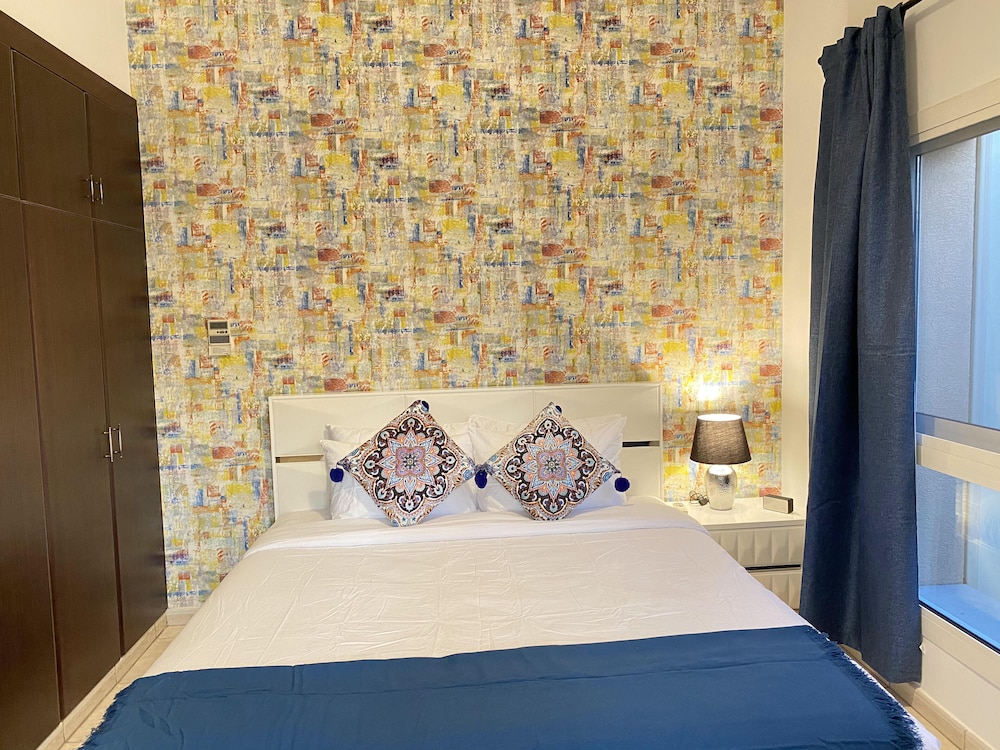 Lux BnB 2BDR Private Garden