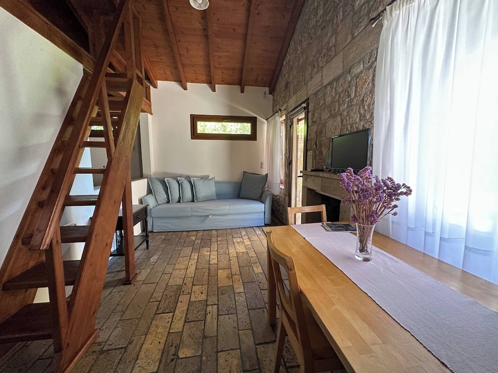 Genari Beach Apartments Garden View Retreat