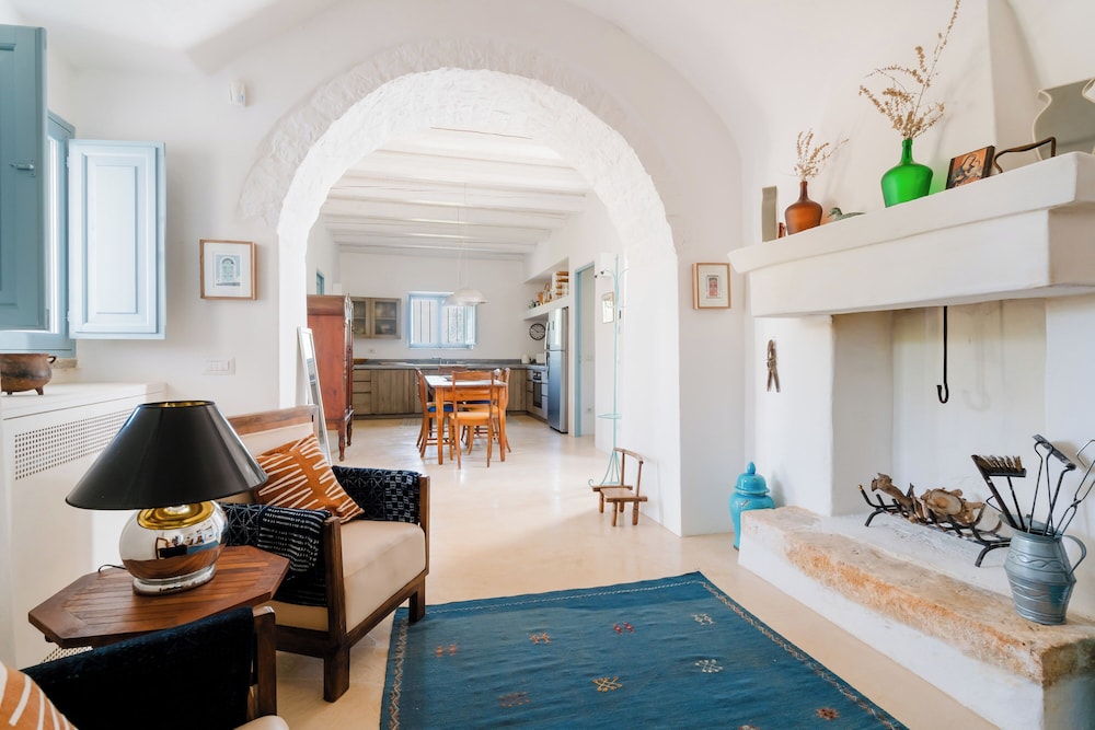 Ker Rail Villa with Pool by Wonderful Italy