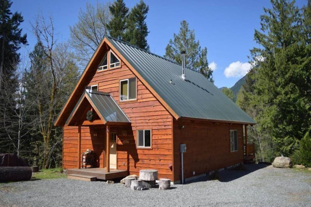 Creekside Cabin
