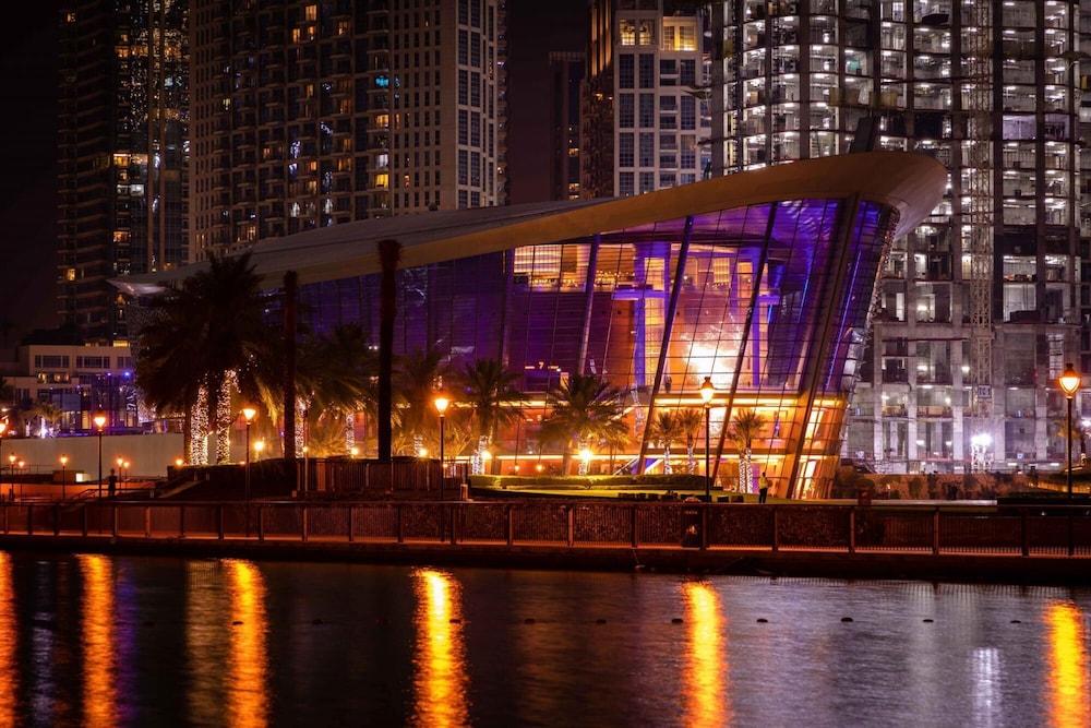 Luxury Living Next to Dubai Mall Burj Khalifa