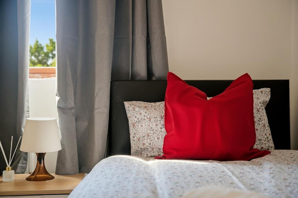 Tranquil 3B House- Sleeps 6, Garden & Free Parking