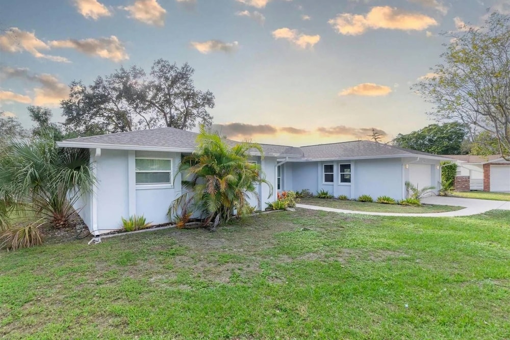 Silver Palm Retreat