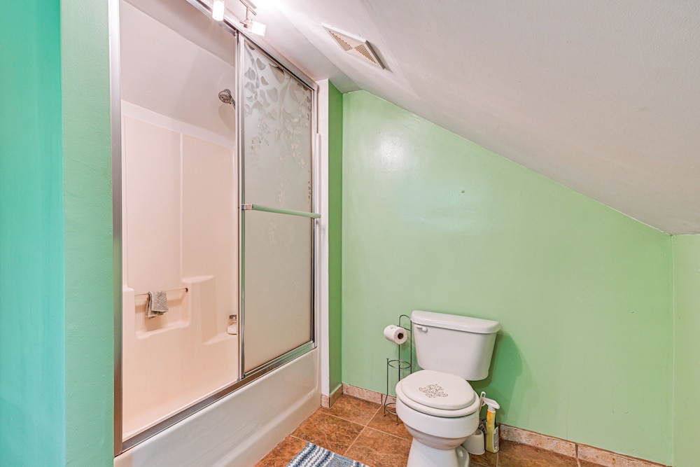 Close to Airport: Home in the Heart of Charlotte!