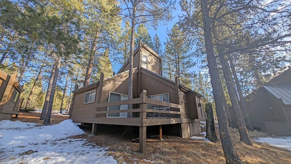 Pole House 10 2 Bedroom Cabin