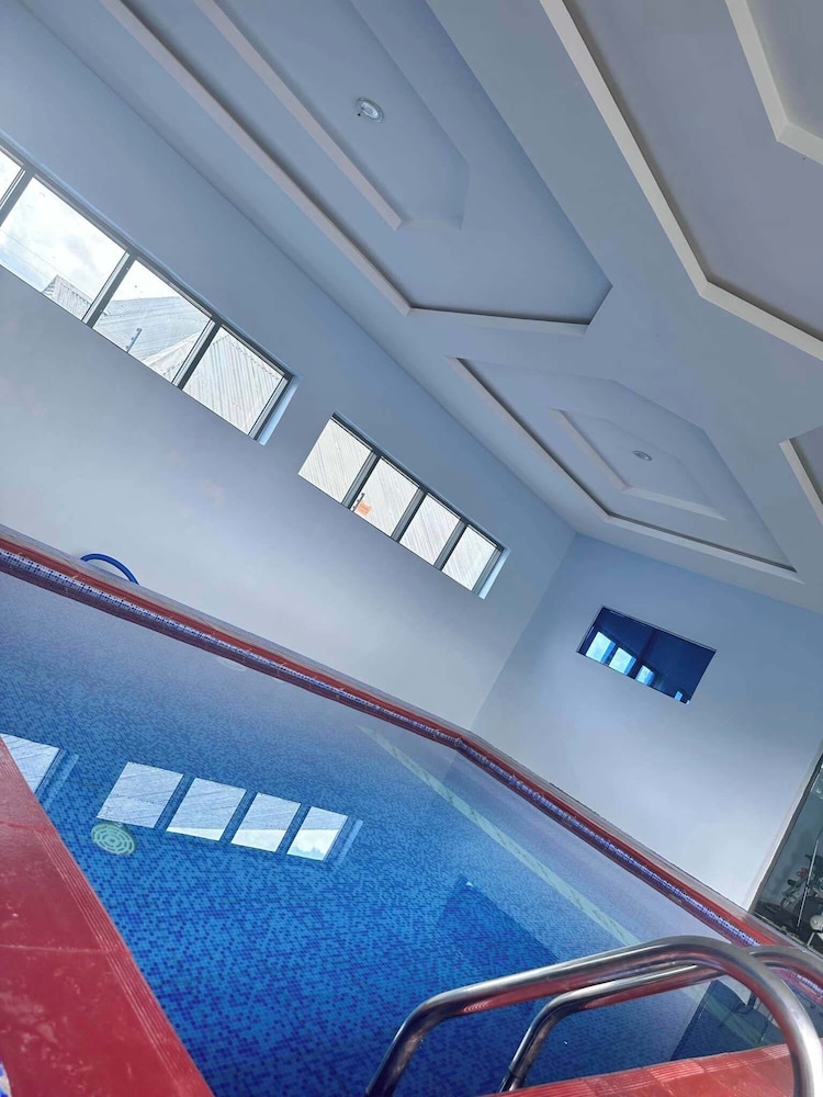 Nomsy Luxury Service Apartments