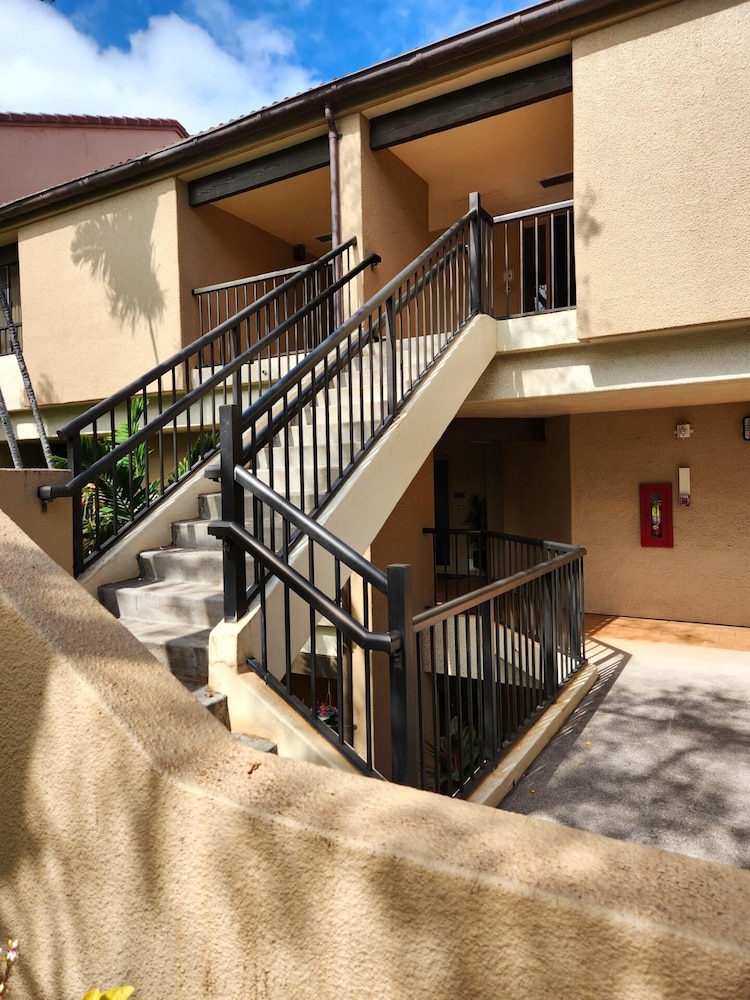 Kaanapalii Royal by KBM - Image 1