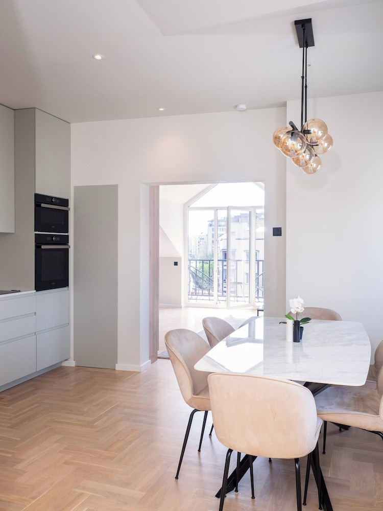 Residence Republic Square- Luxury at Top Location