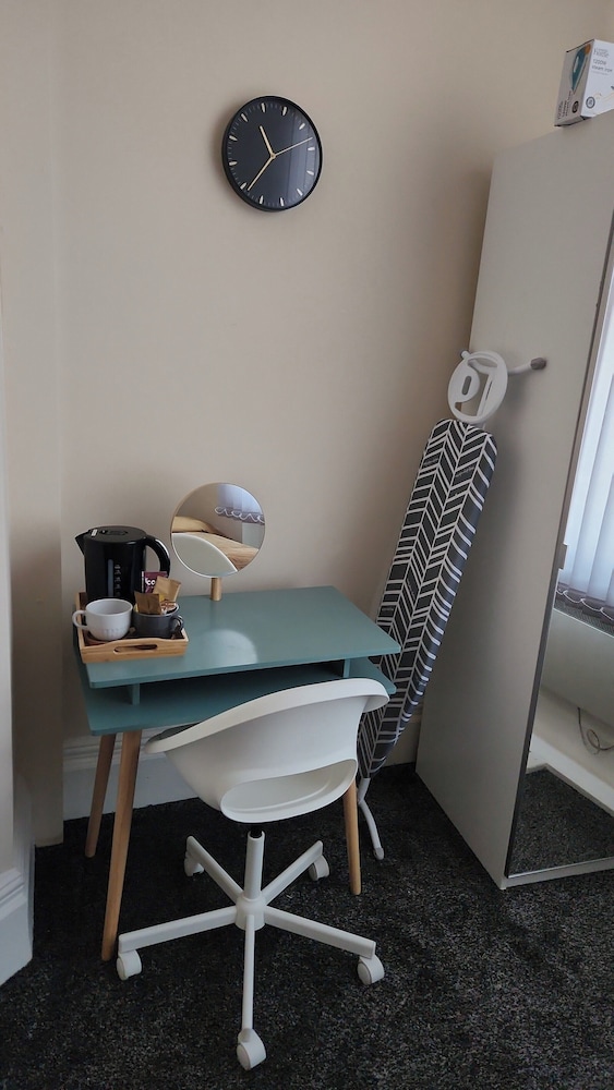 1 Bed - Sleeps 4 - Wolverhampton City Centre
