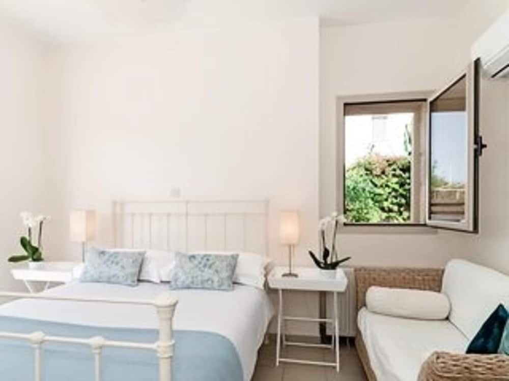 Sunset Villa Retreat in Agios Georgios