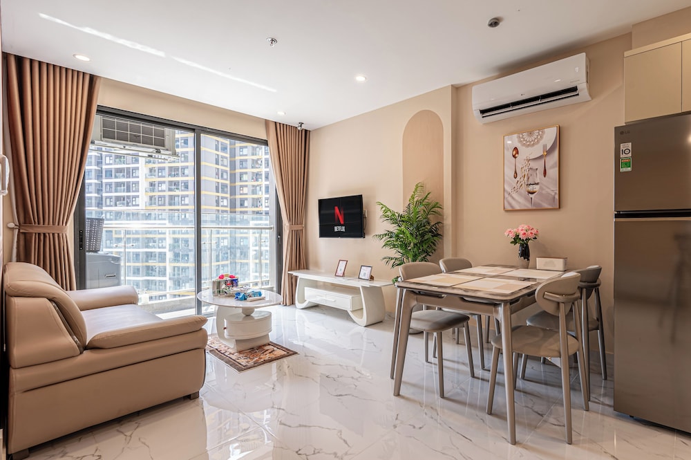 LA Nest 1BR River View Near Vincom