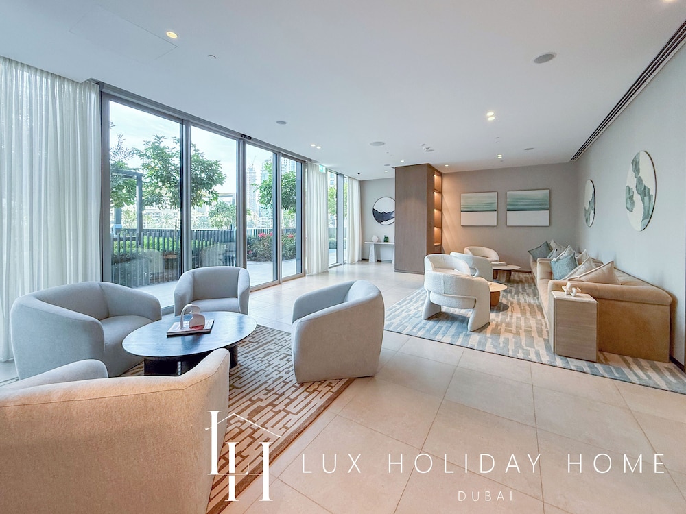 LUX The Grande Signature Skyline Suite 2