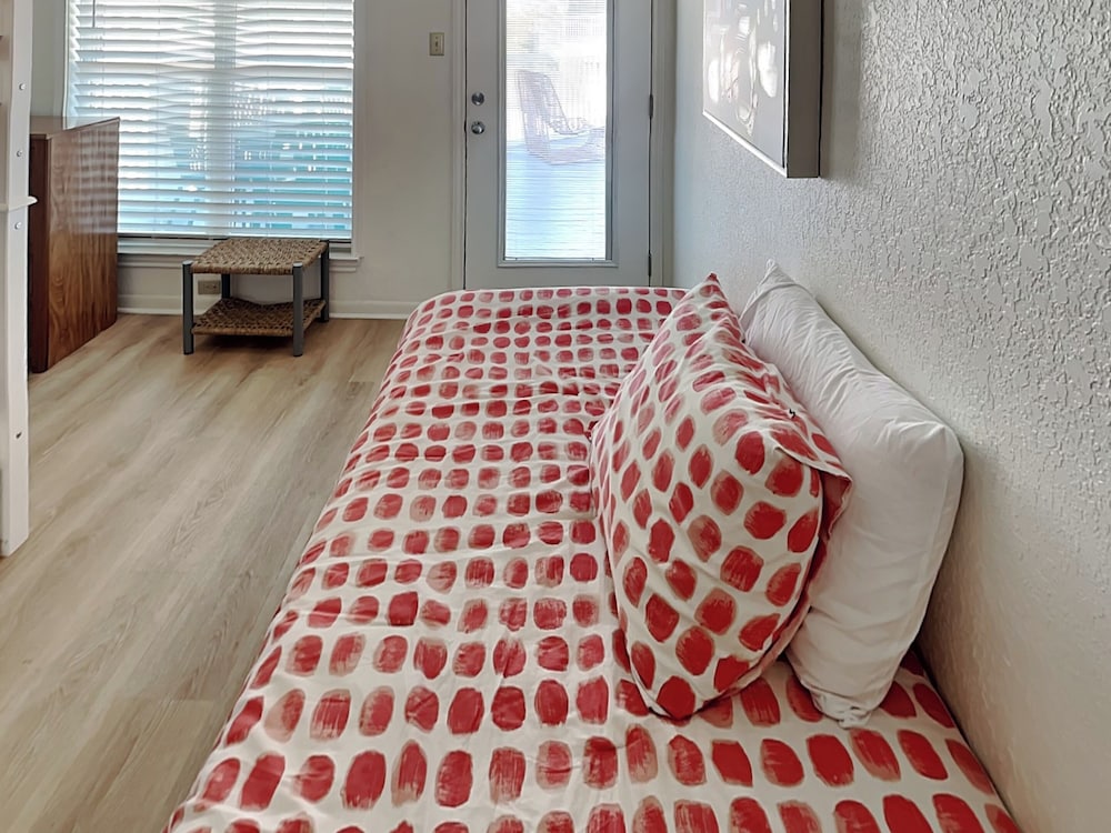 Fantasea Cove by Silver Sands Vacation Rentals