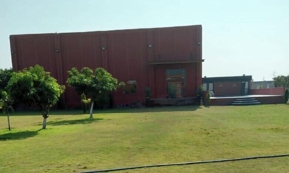 Krishna Farm