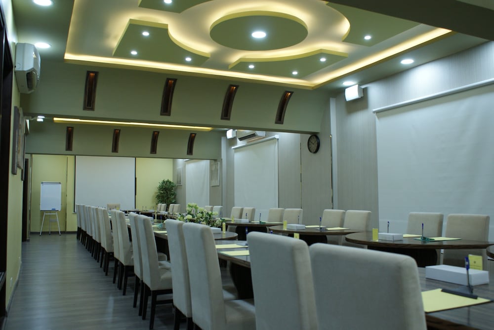 meeting & event spaces