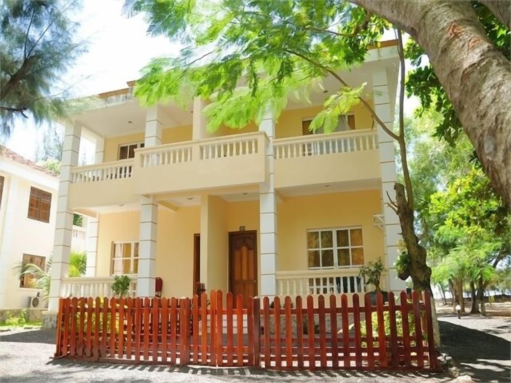 River Ray Estates