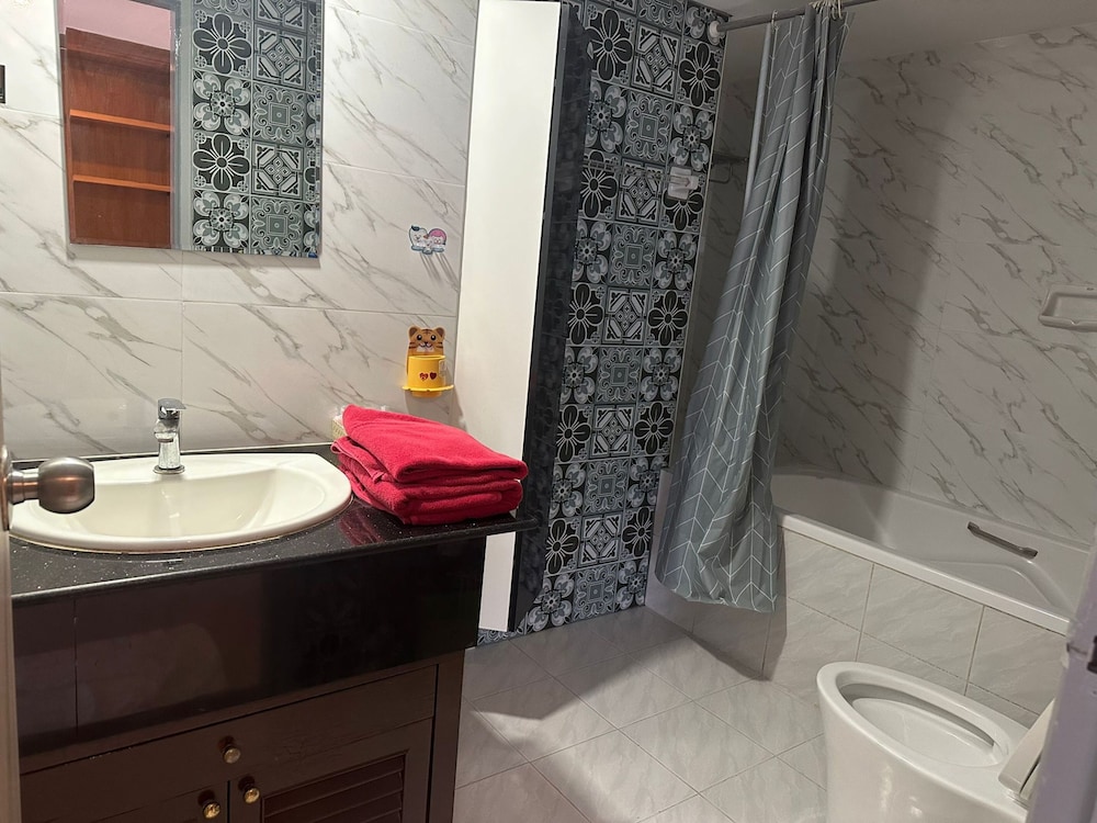 Omni Tower Sukhumvit Nana - Direct