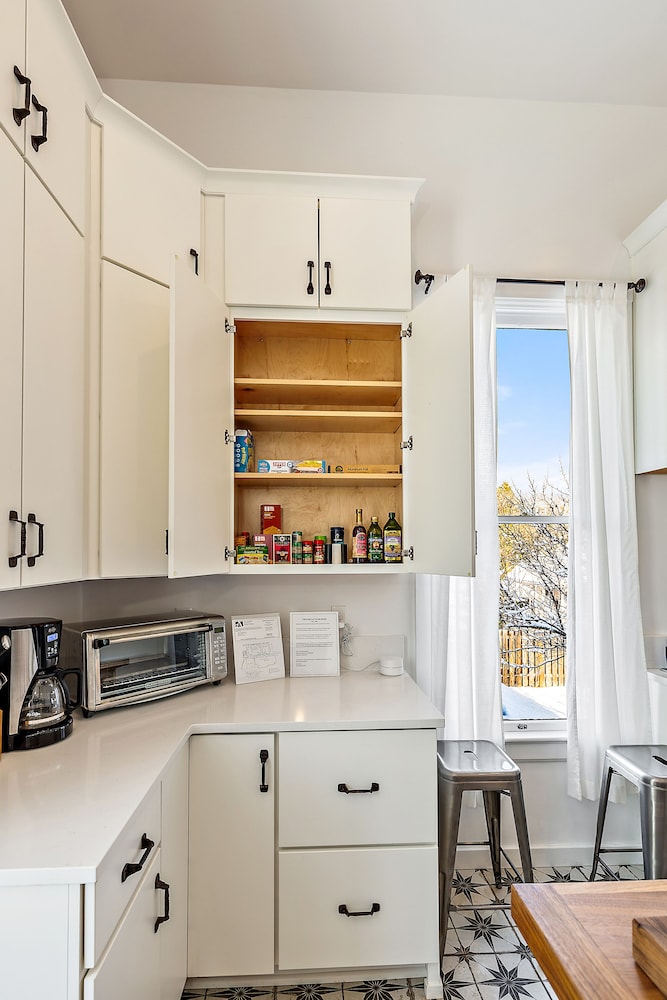 Ashland Vacations - Barclay Klum House by WanderLodges - Property Image 14