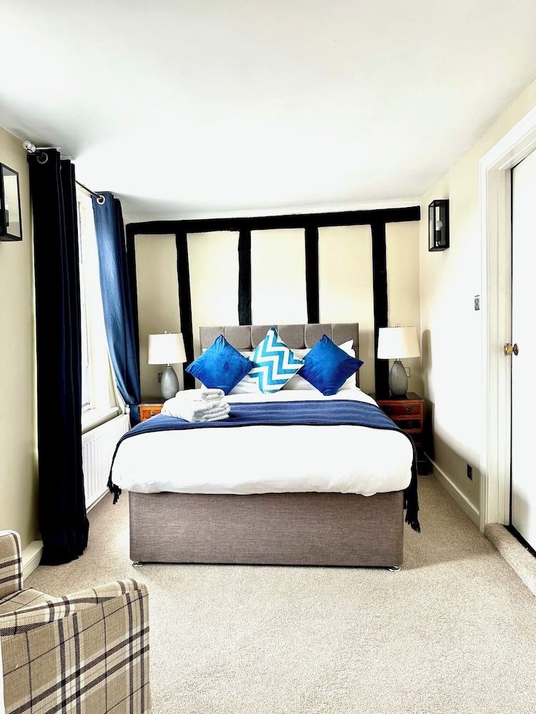 Guildford Vacations - Angel Hotel - Property Image 4