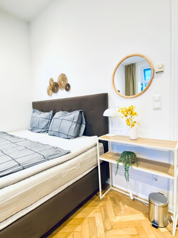 Comfortable 1BR Apartment Westbahnhof