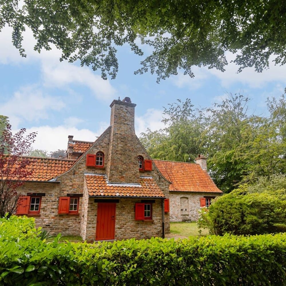 Authentic Villa Amore Located Near Bruges