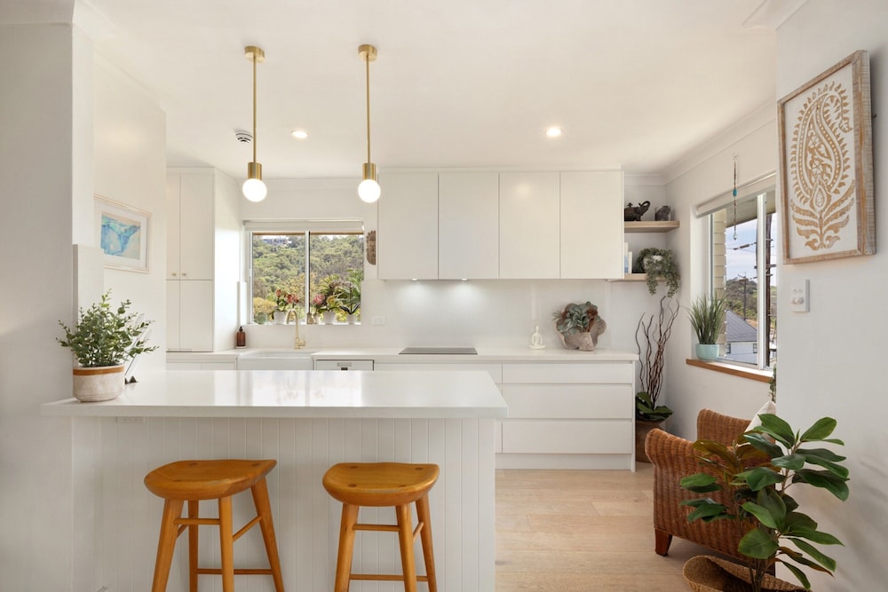 Sunrise Cove 2-bed Apartment at Newport Beach