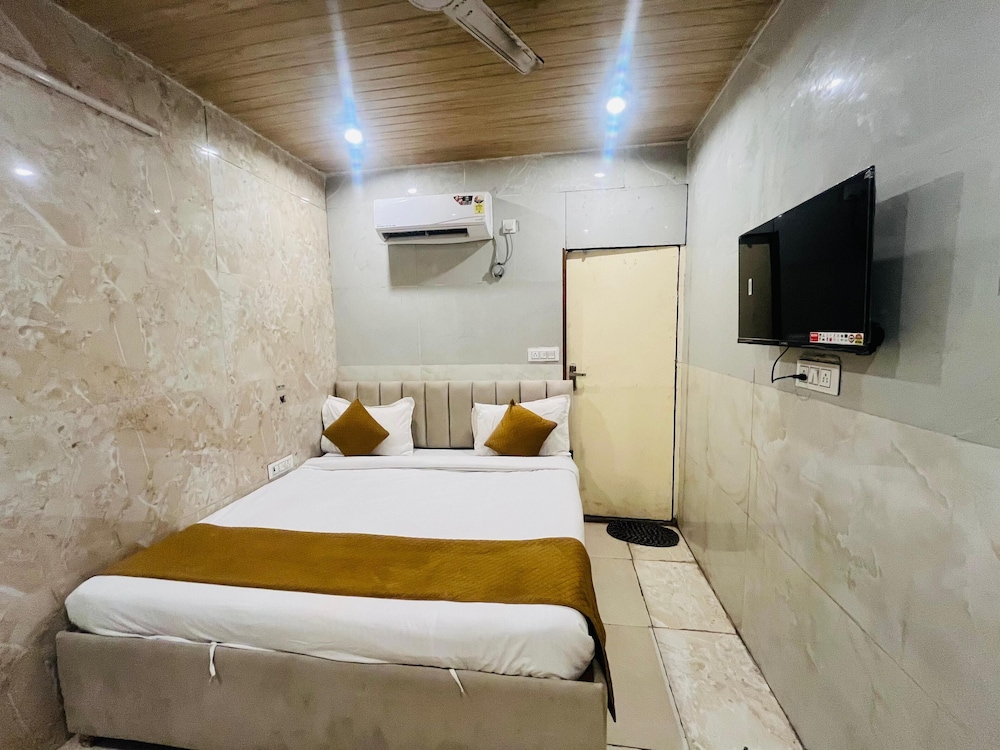 Roomshala Hotel Golden Residency