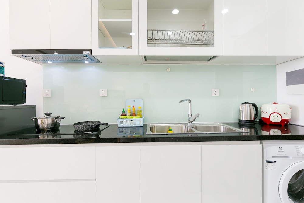Jennifer House - Millenium Apartment