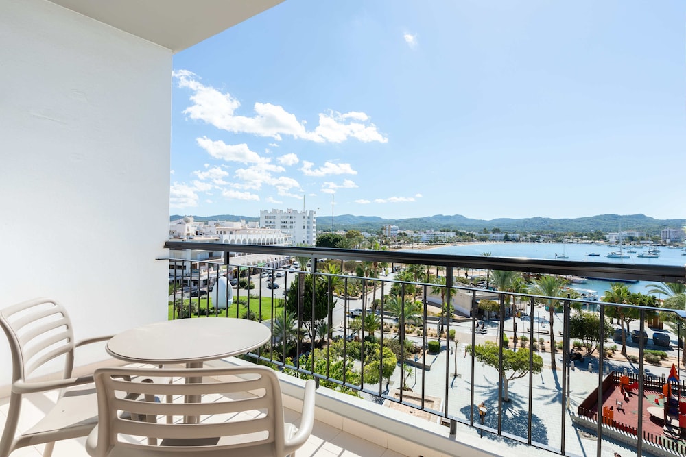 The Red Hotel by Ibiza Feeling - Adults only