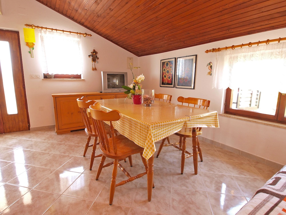 Apartment 895 view 4