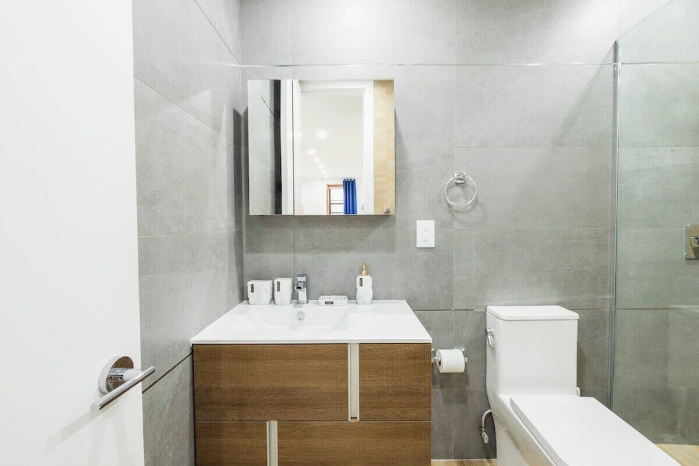 1597 New York Apt