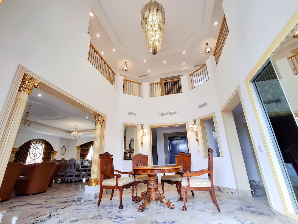 L'Orchidée - Luxury Suites
