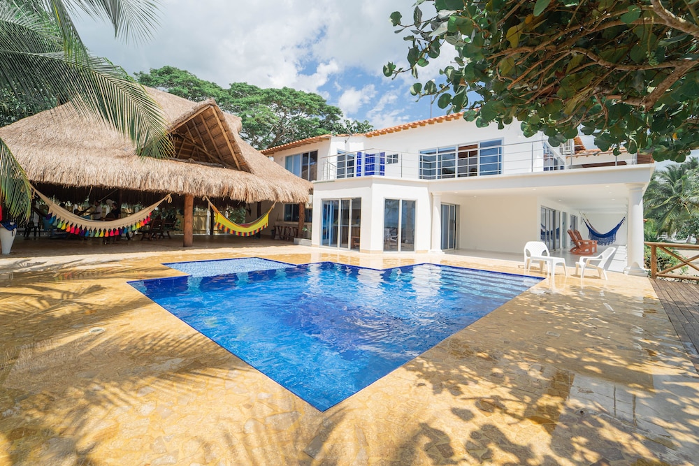 Villa El Francés 4BD WPool & Beach Front