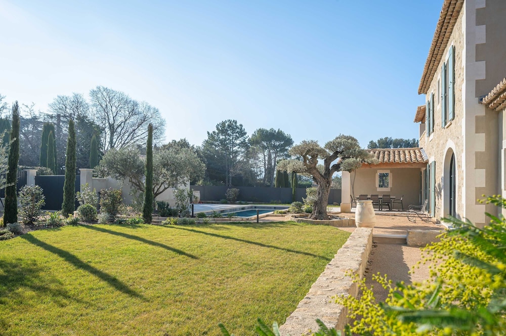 Villa Lou Panta Elegance and Comfort in the Heart of Saint-r My-de-provence