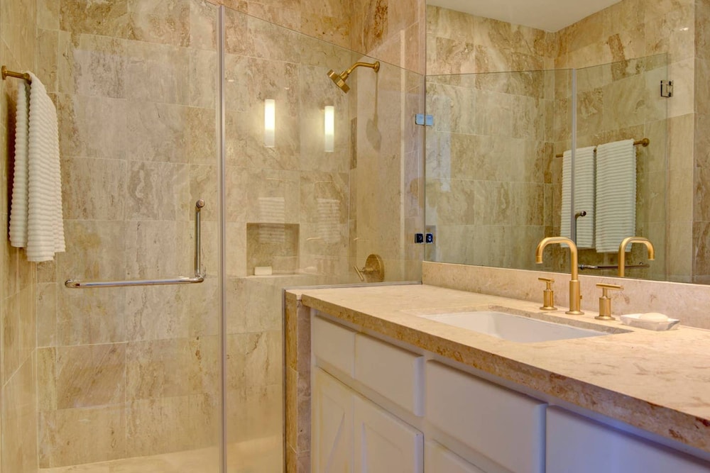 Architect s Estate w Pool Private Chef Butler