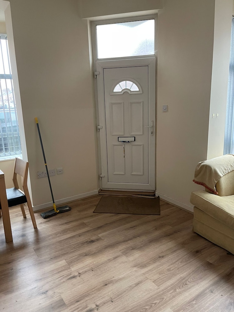 1 Bedroom Flat - Milligan Road view 3