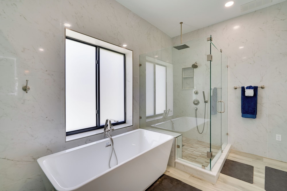 7 Mi Fort Myers Beach: Luxe 'mai Tai Villa'