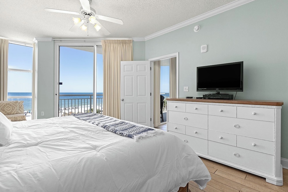 Palacio #202 by Southern Vacation Rentals