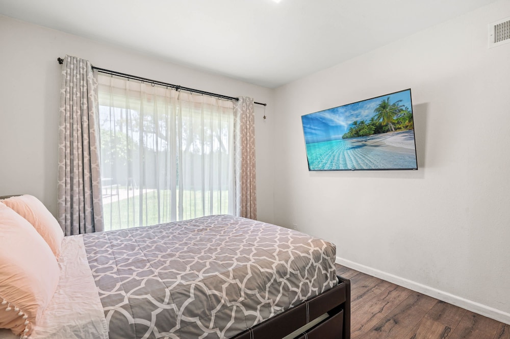 Spacious Family Friendly House in Central Location