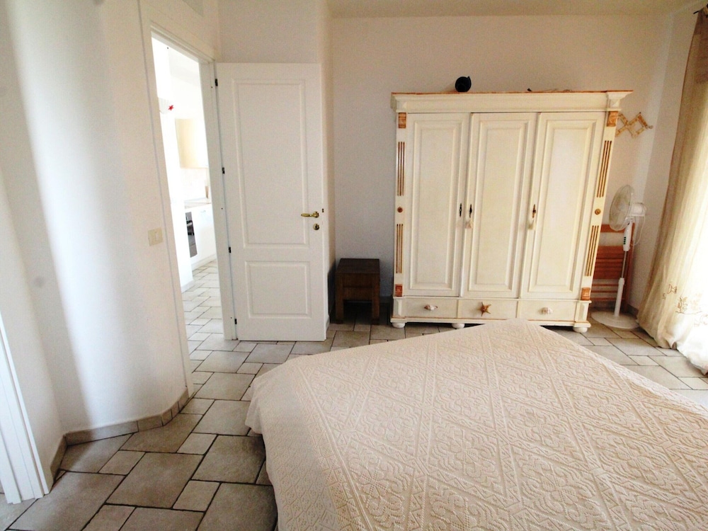 Apartment for 6 People, Cannigione view 3