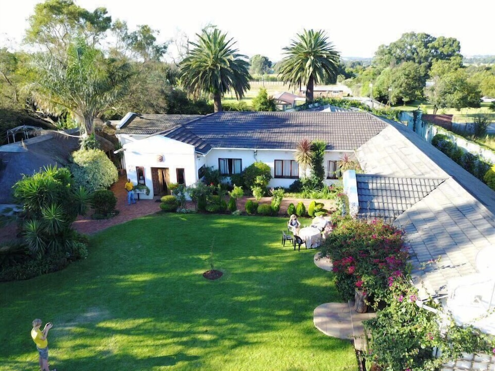 Hotel Blue Mango Lodge - Image 1