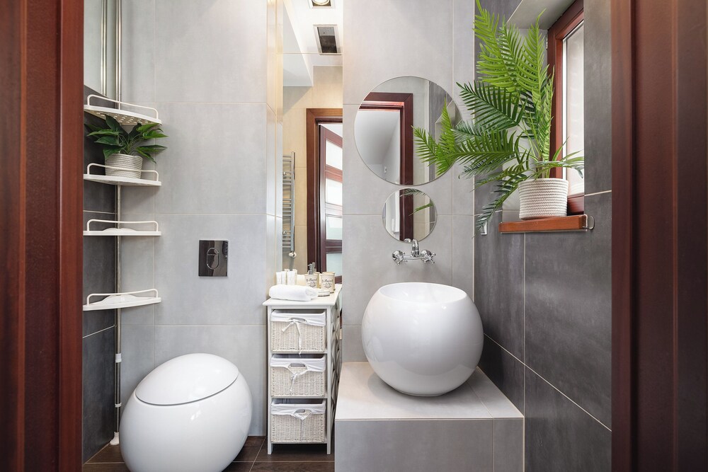 Apartment With Pool by Renters Prestige