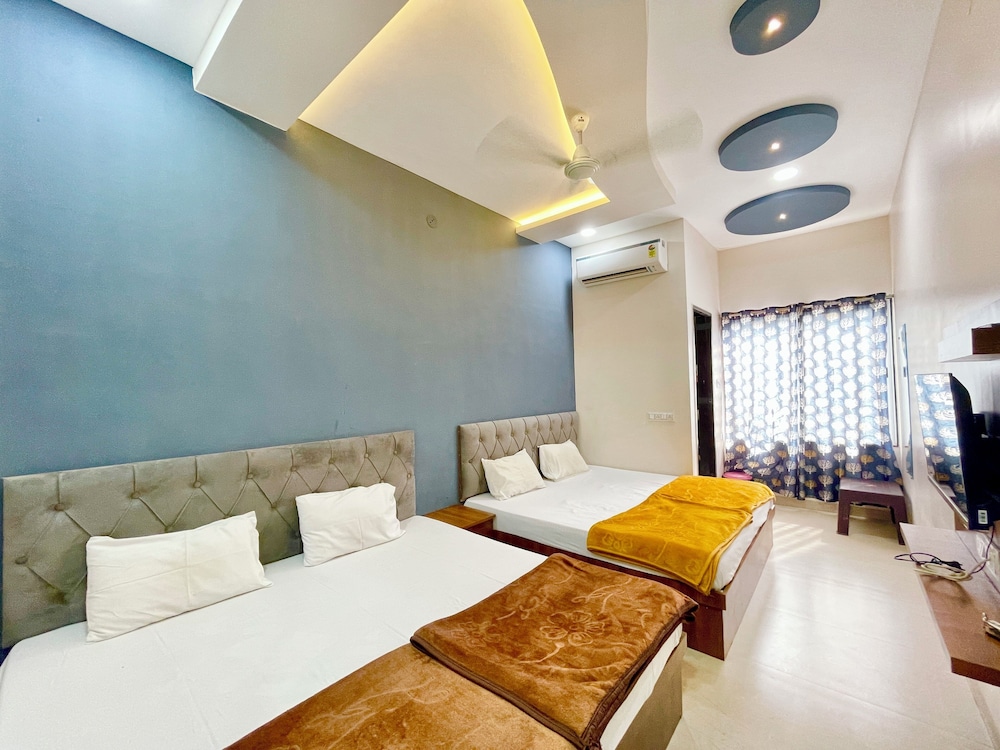 Hotel T P Inn near Mahakaleshwar Temple