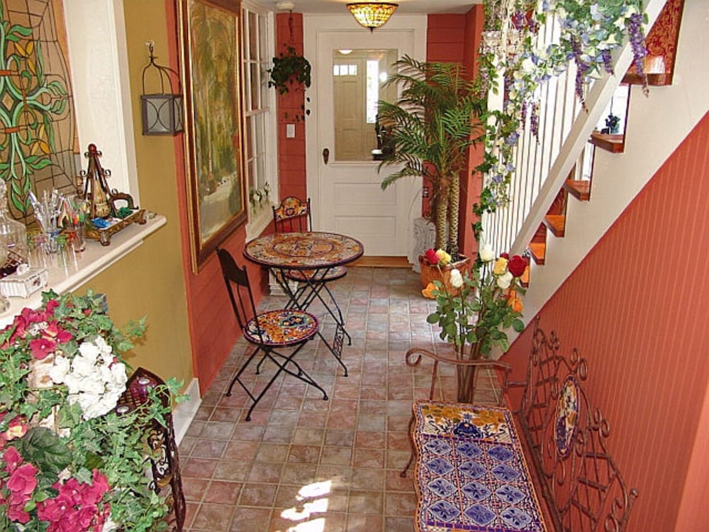 Frog Hollow Bed and Breakfast